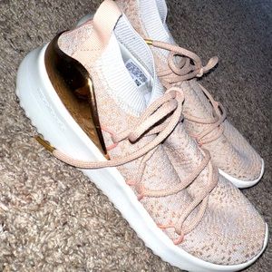 8.5 women adidas